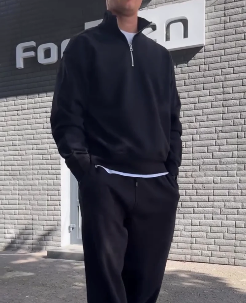 Ensemble halfzipp Simple+ عطر هدية 😍✨🎁