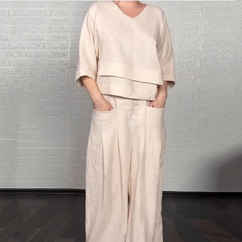 طقم نسائي عصري بحاشية غير متماثلة